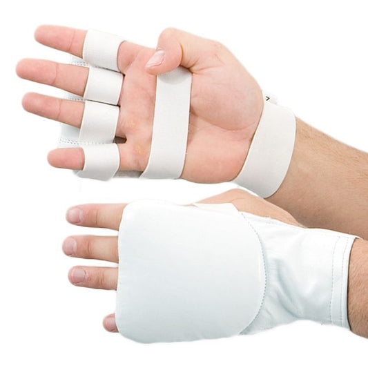 TEKKA BUDO Karate Faustschützer flach weiß - Hand Mitt Echtleder - Fingerschlaufen mit Elastikband